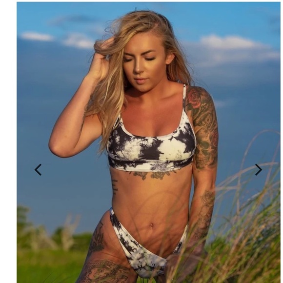 L haute swimwear bathing suit. Comes with tags. - Picture 2 of 2